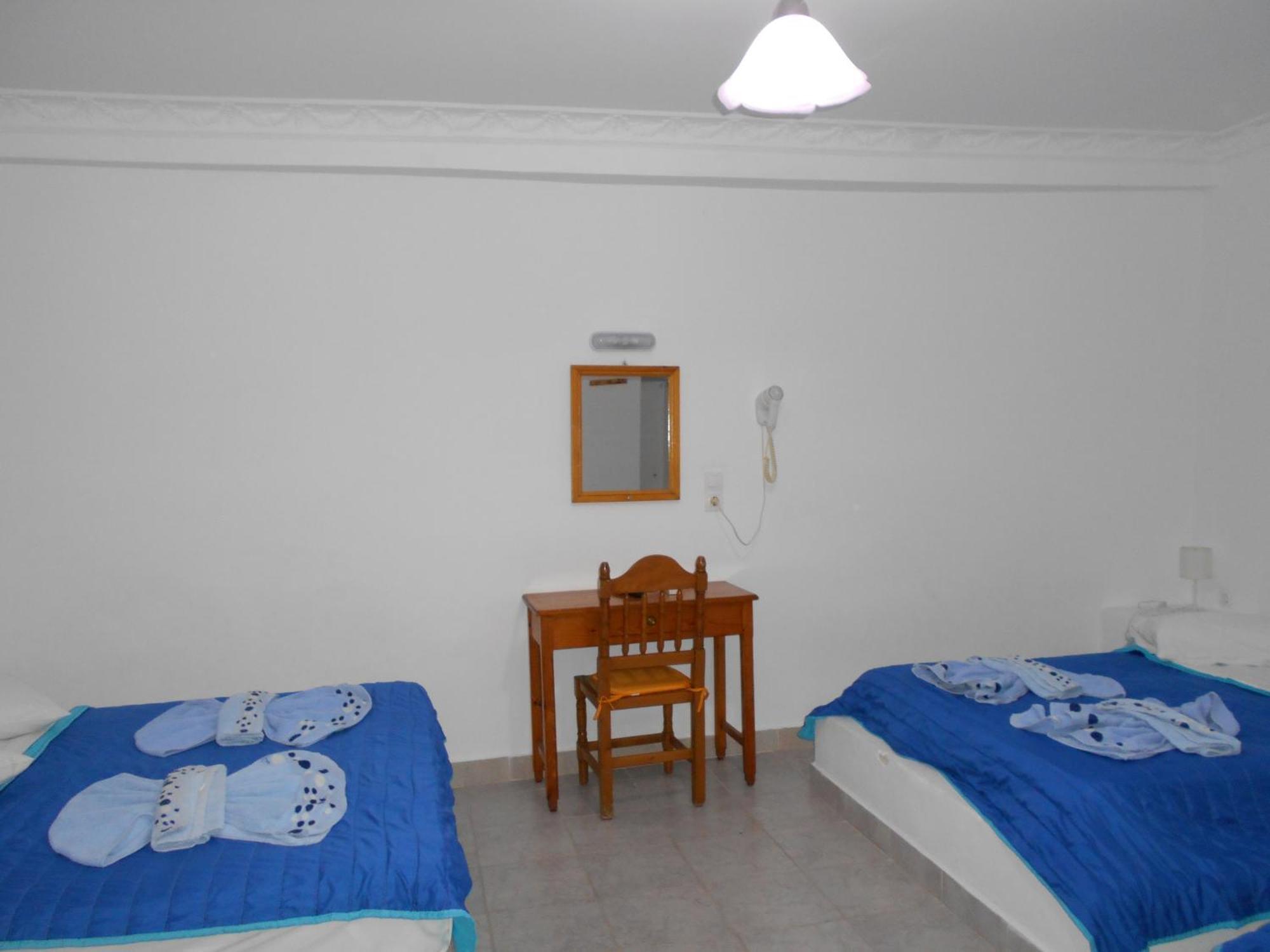 Studios Apartments Kapetanios Períssa Extérieur photo