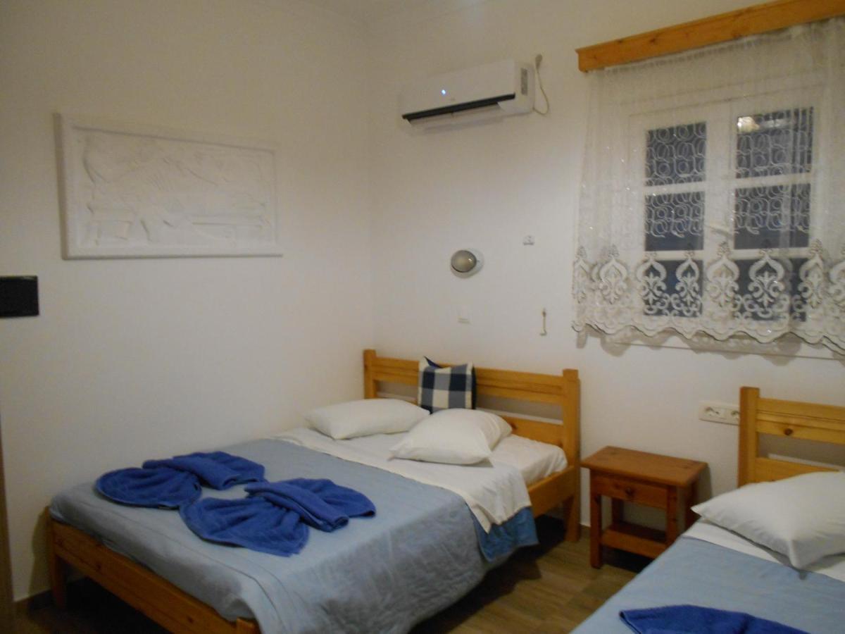 Studios Apartments Kapetanios Períssa Extérieur photo