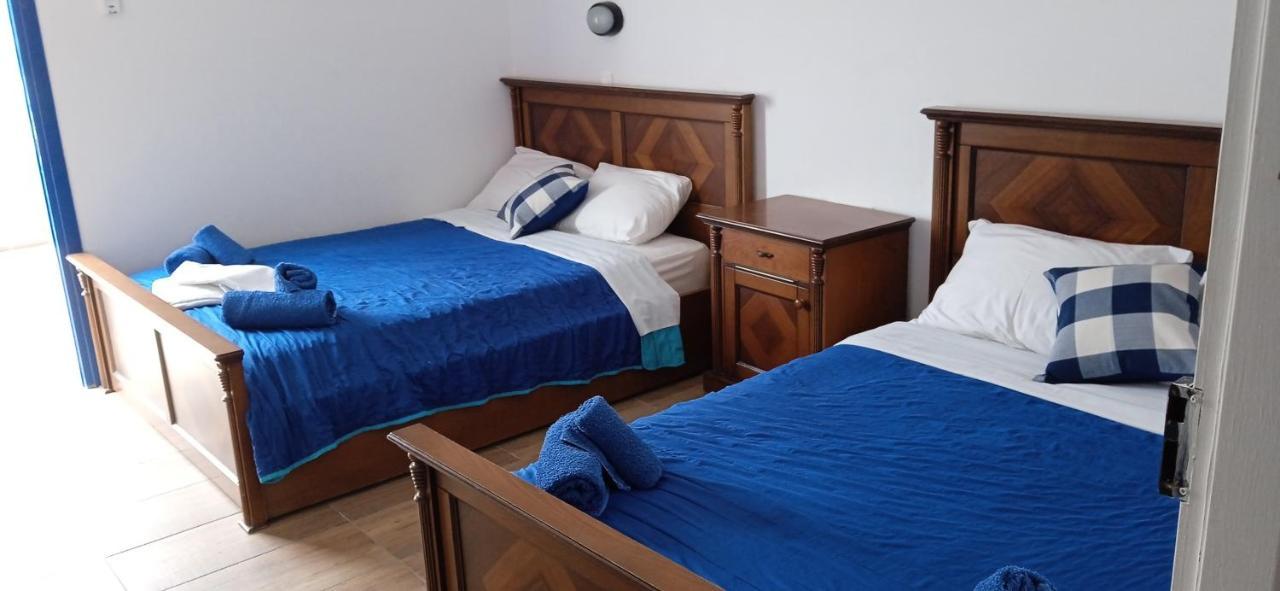 Studios Apartments Kapetanios Períssa Extérieur photo