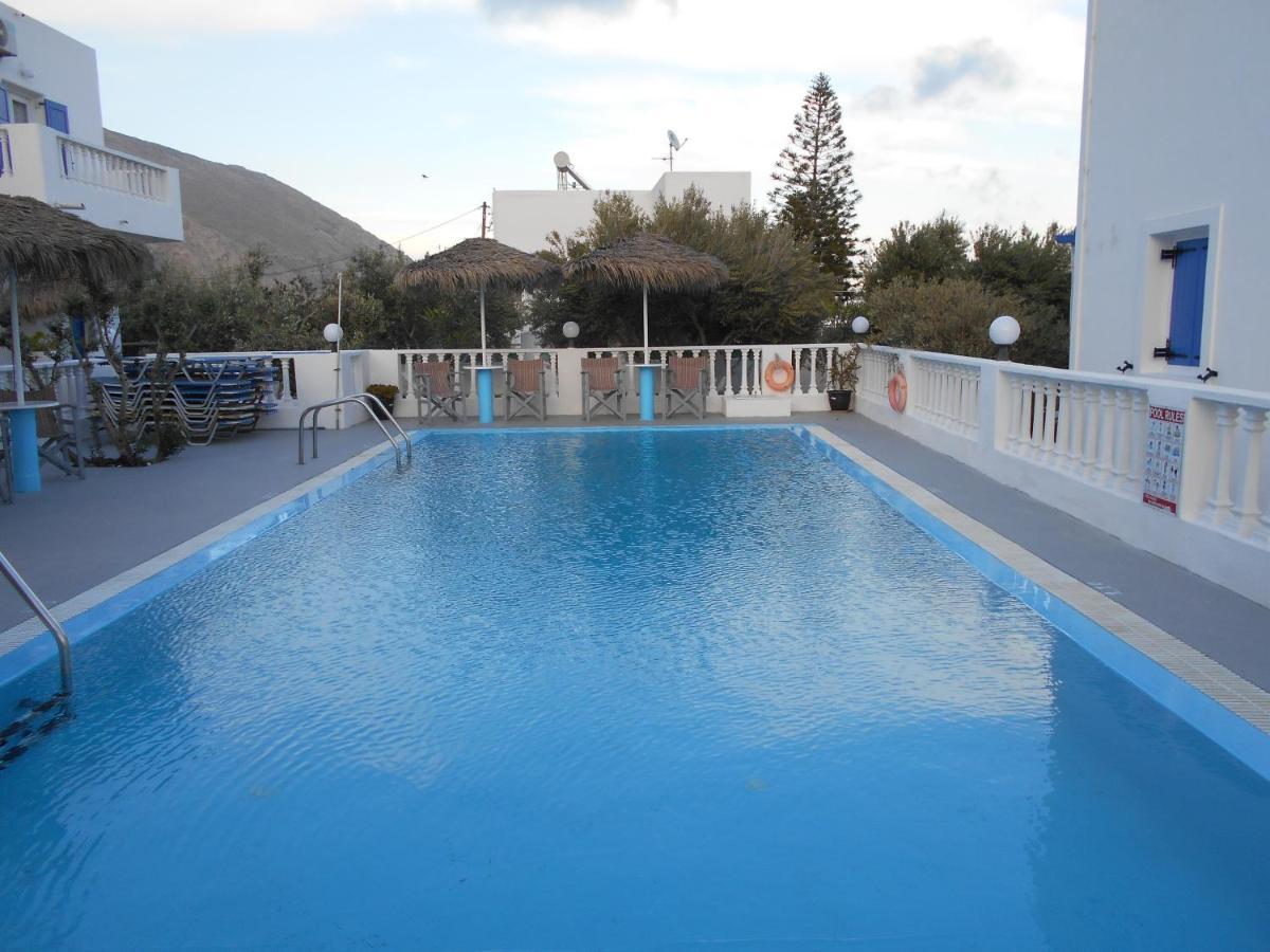 Studios Apartments Kapetanios Períssa Extérieur photo