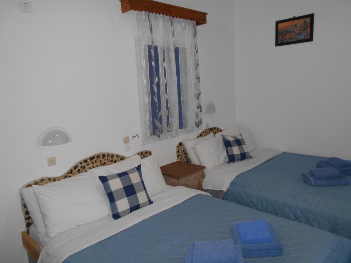 Studios Apartments Kapetanios Períssa Extérieur photo