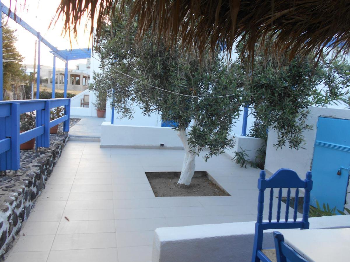 Studios Apartments Kapetanios Períssa Extérieur photo