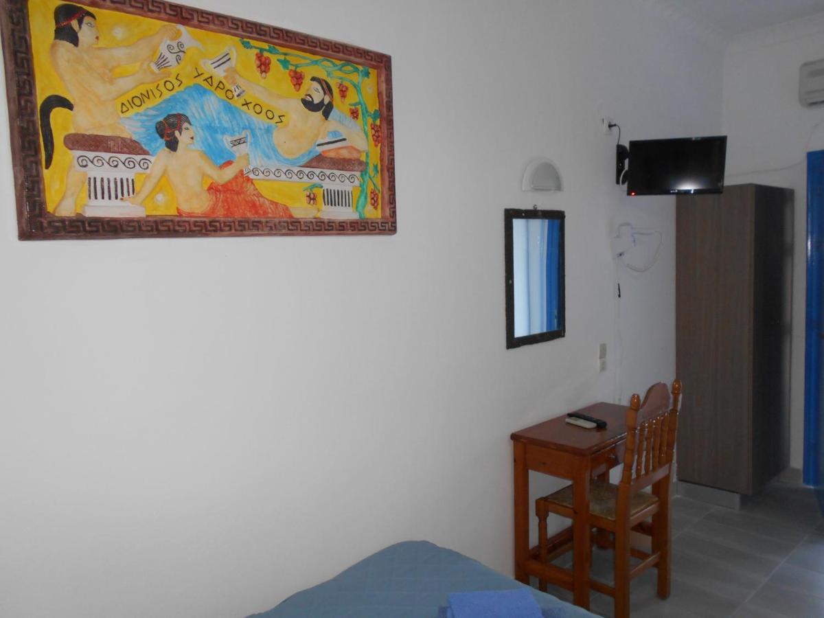 Studios Apartments Kapetanios Períssa Extérieur photo