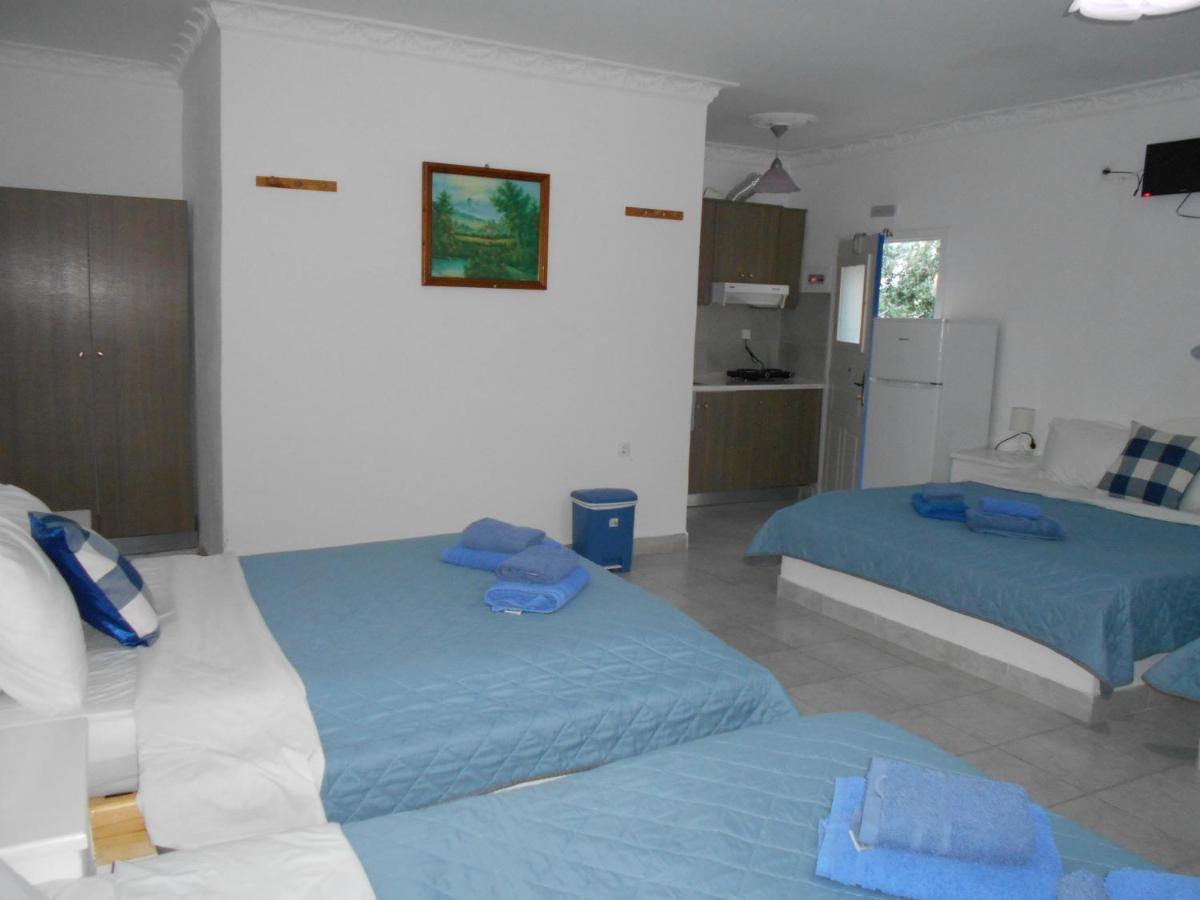 Studios Apartments Kapetanios Períssa Extérieur photo