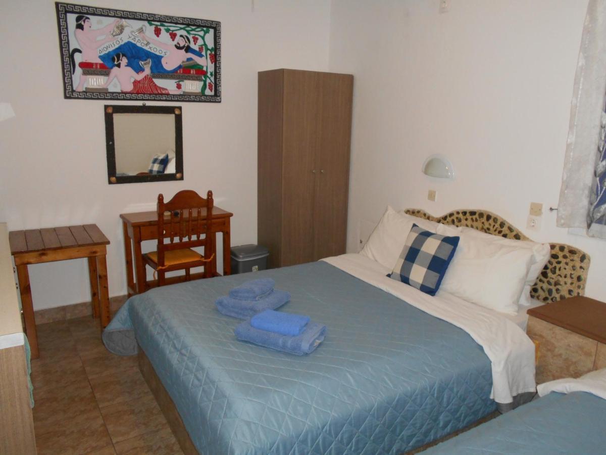Studios Apartments Kapetanios Períssa Extérieur photo