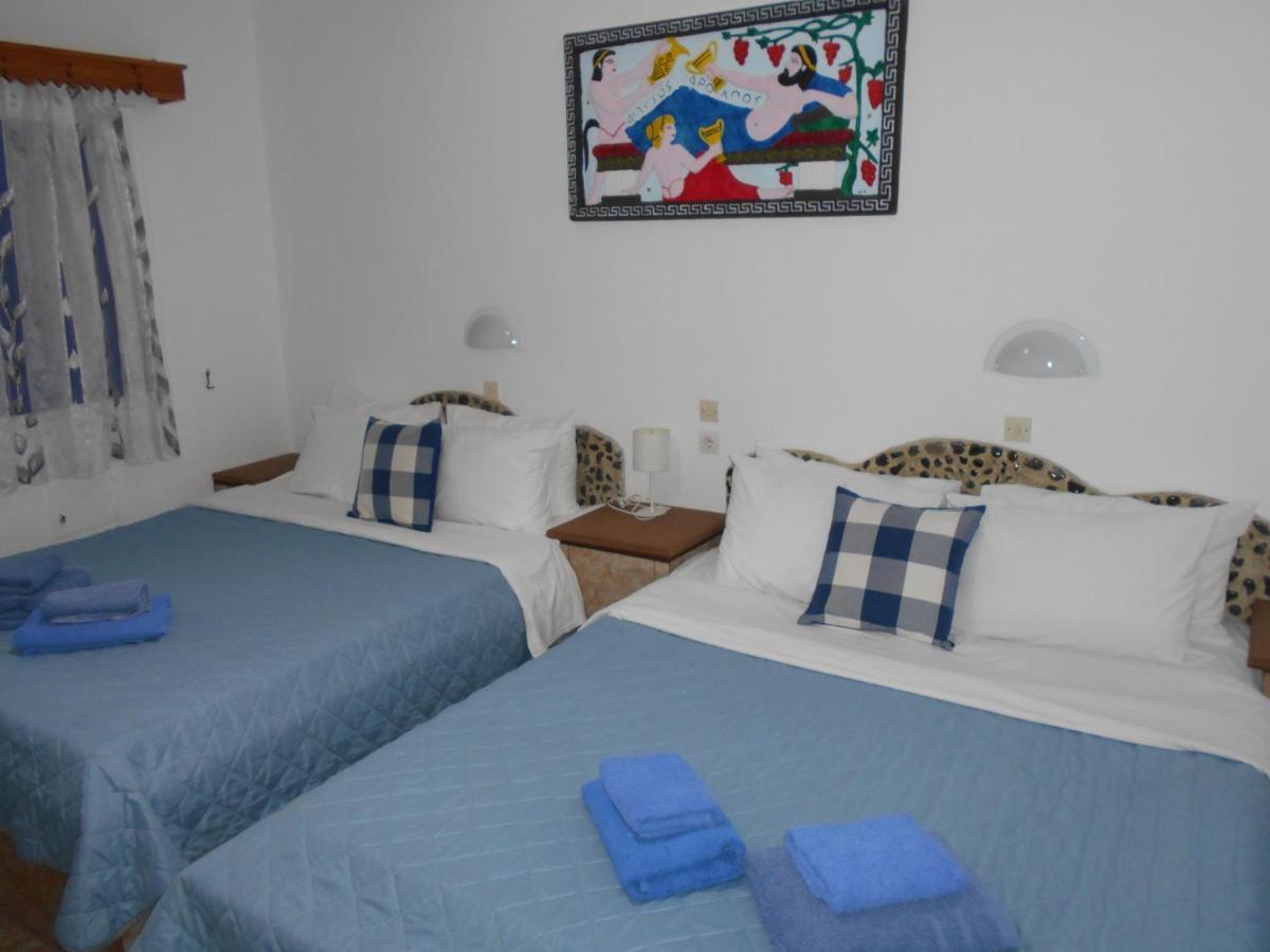 Studios Apartments Kapetanios Períssa Extérieur photo